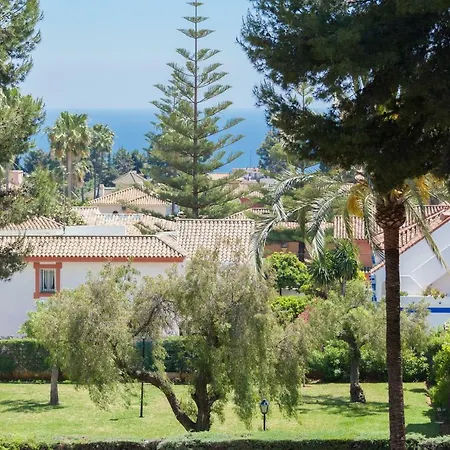 Seaview Flat With Sunny Balcony - Appartamento Marbella